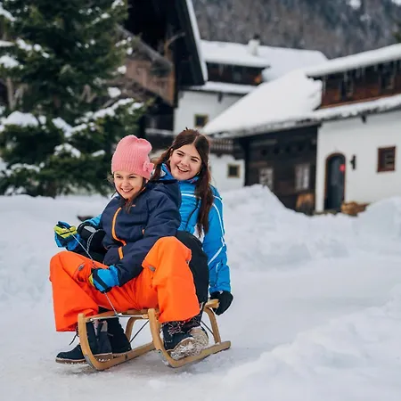 Slow Travel Kirchleitn Aparthotel 3*