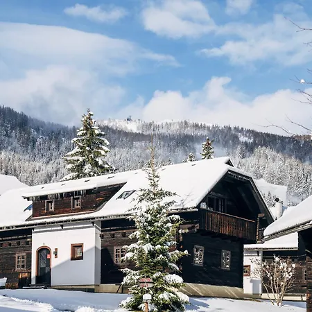 Slow Travel Kirchleitn Aparthotel Bad Kleinkirchheim